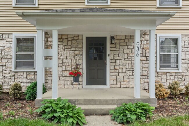 Building Photo - 536 S Main St