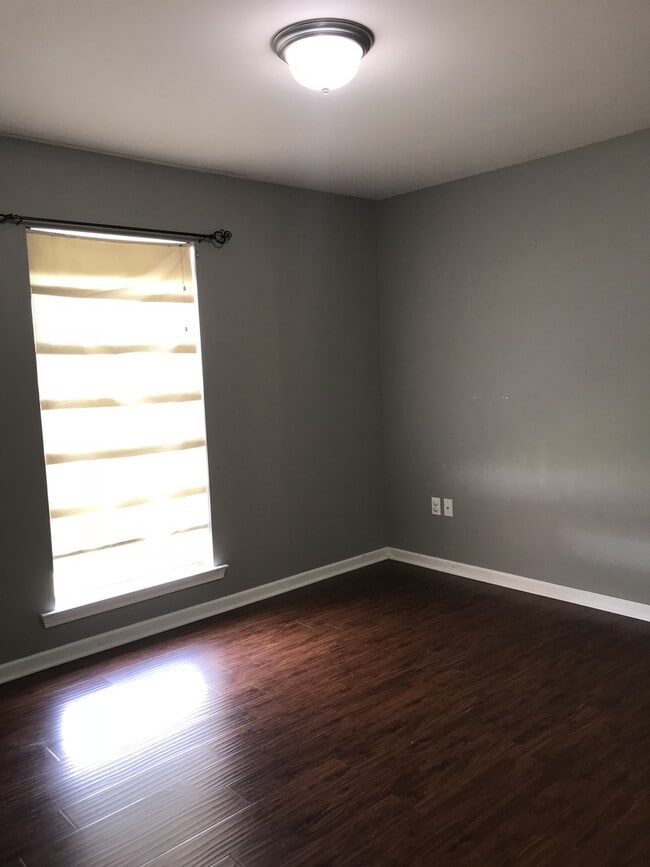Building Photo - 3 Bedroom House in Denham Springs