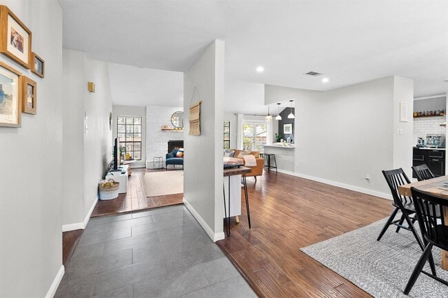 Building Photo - 11006 Yucca Dr