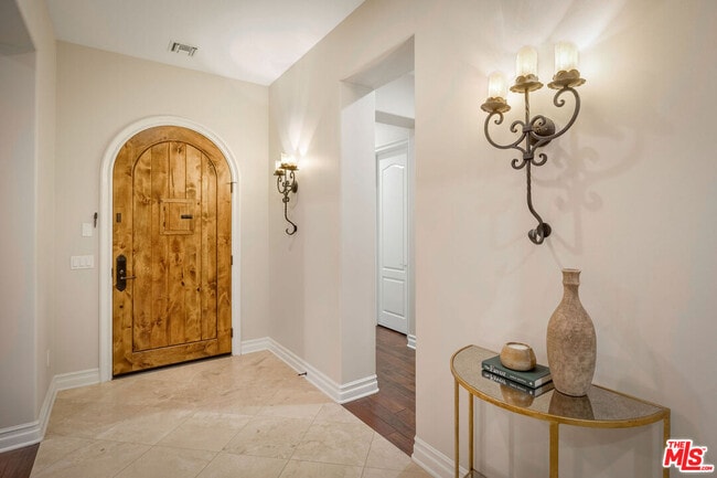 Building Photo - 25420 Prado De Azul