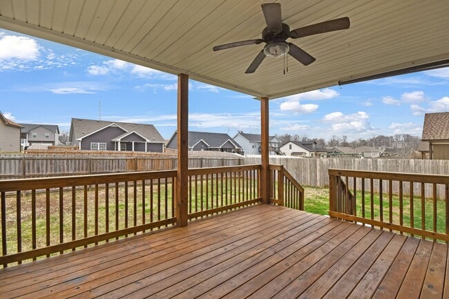 Building Photo - Pet Friendly Three Bedroom!