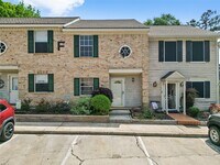 Building Photo - 2030 Plantation Dr