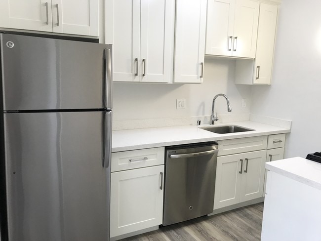 Building Photo - Chestnut Avenue Apartments