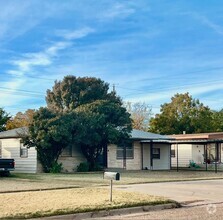 Building Photo - Cute Updated Home