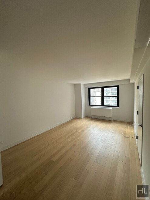 Building Photo - 222 E 39th St