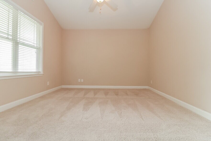 Building Photo - 84 Denby Cir