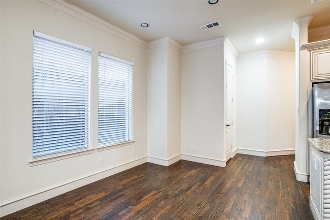Building Photo - 5143 Miller Ave