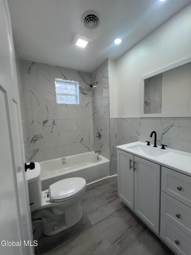 Building Photo - 239 McClellan St