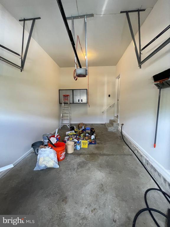 Building Photo - 601 Fawn Cir
