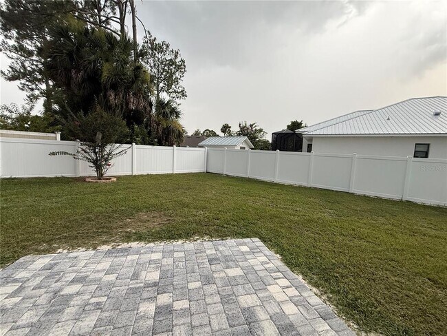 Building Photo - 44 Pineapple Dr
