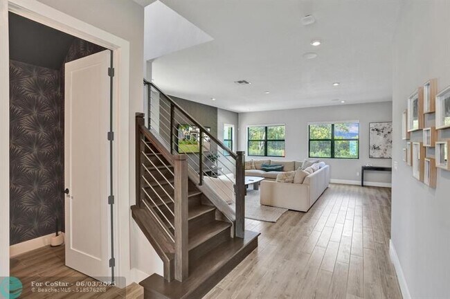 Building Photo - 2622 NW 87th Ter