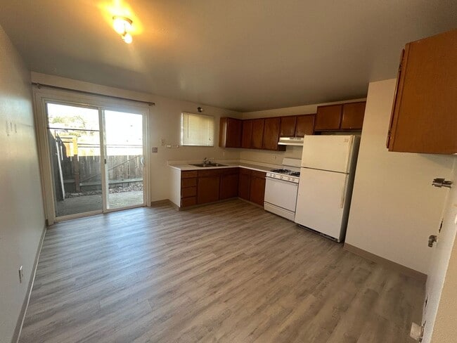 Building Photo - 1501 Arthur St