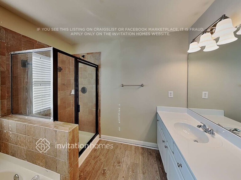 Building Photo - 2096 Somerset Pl SE