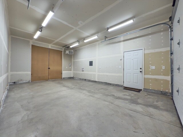 Building Photo - 15418 E 24th Ave