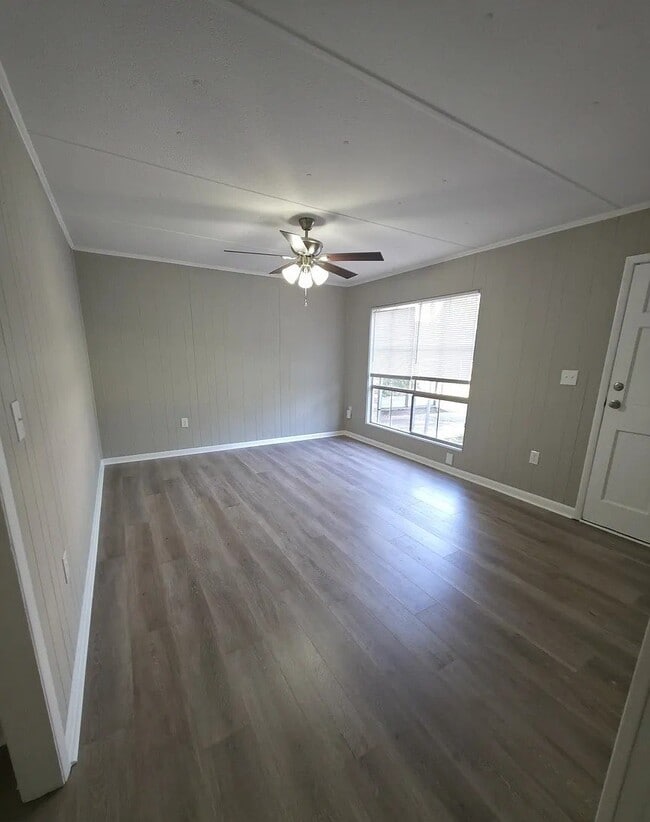 Building Photo - 170 Kennedy Cir