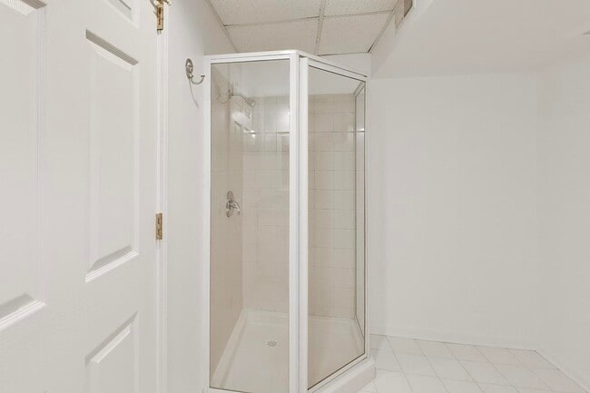 Building Photo - 417 Ashbury Dr