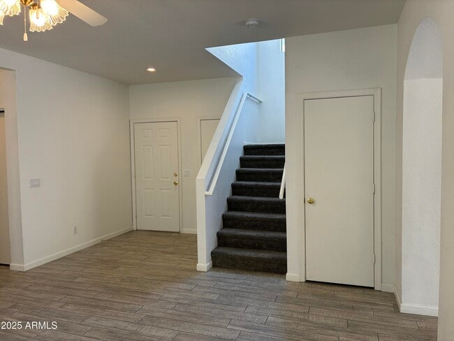 Building Photo - 1750 W Union Hills Dr