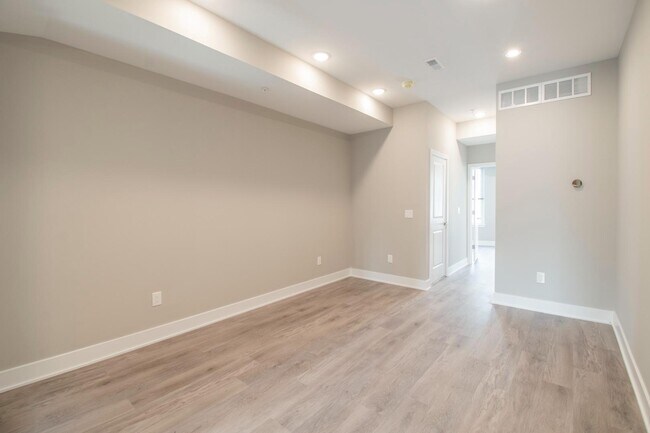 Building Photo - 1206 N 24th St