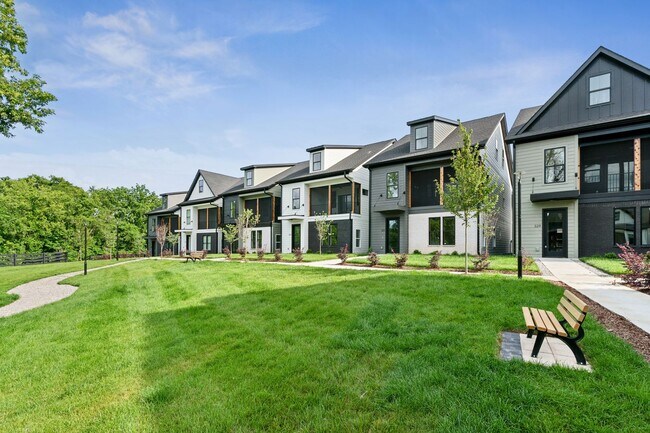 Building Photo - 321 Sophia Rain Dr