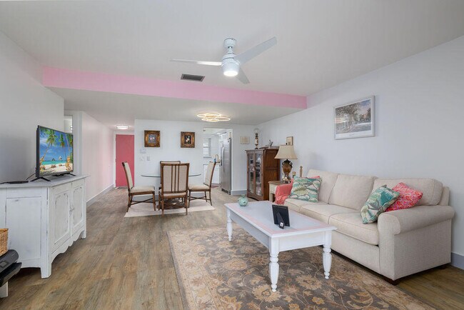 Building Photo - 18081 SE Country Club Dr