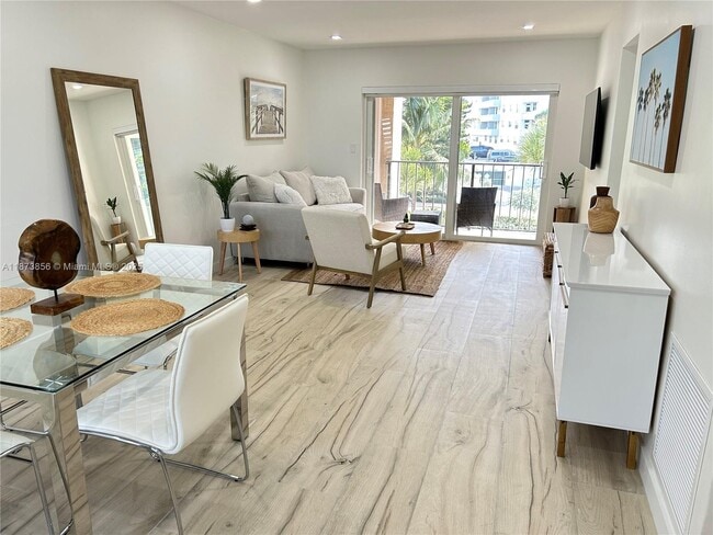 Primary Photo - 4143 N Ocean Blvd