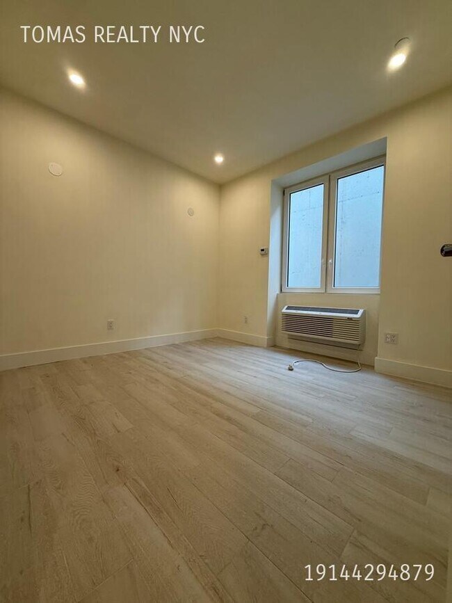 Building Photo - 3103 Sedgwick Ave