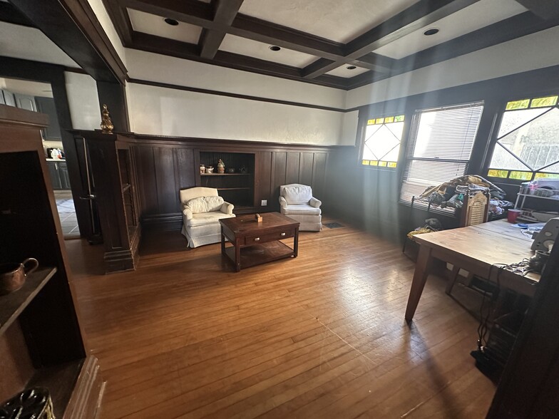 Building Photo - 847 Linden Ave