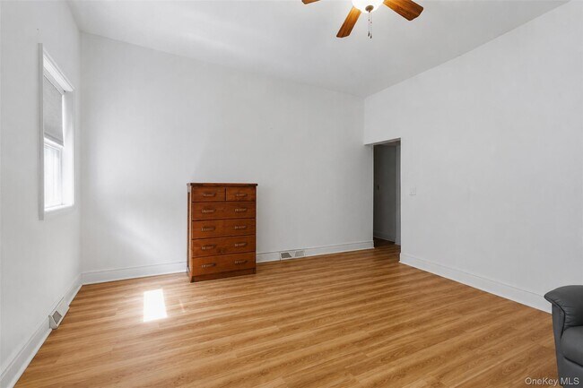 Building Photo - 7 Idlewild Ave