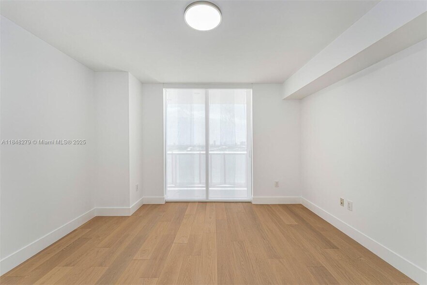 Building Photo - 50 Biscayne Blvd