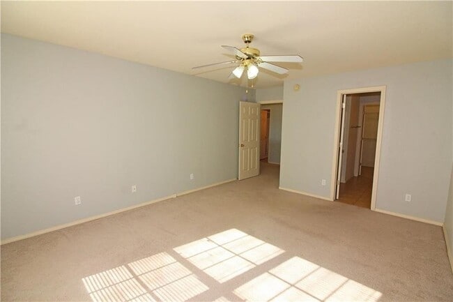 Building Photo - 4102 SW Chapelstone Ave