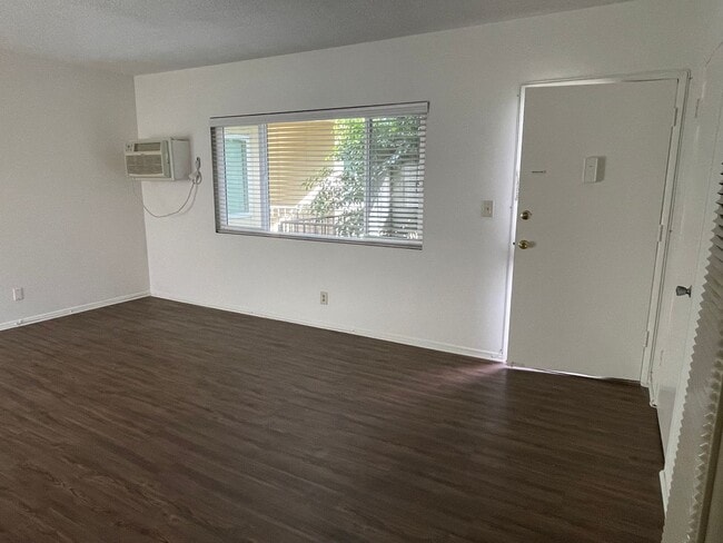 Building Photo - 501 S 7th St