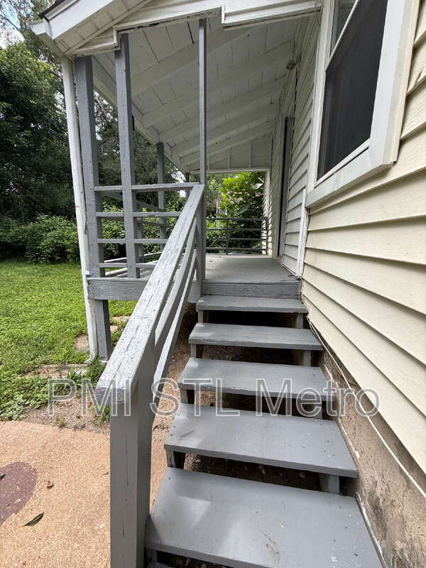 Building Photo - 7212 Eunice Ave