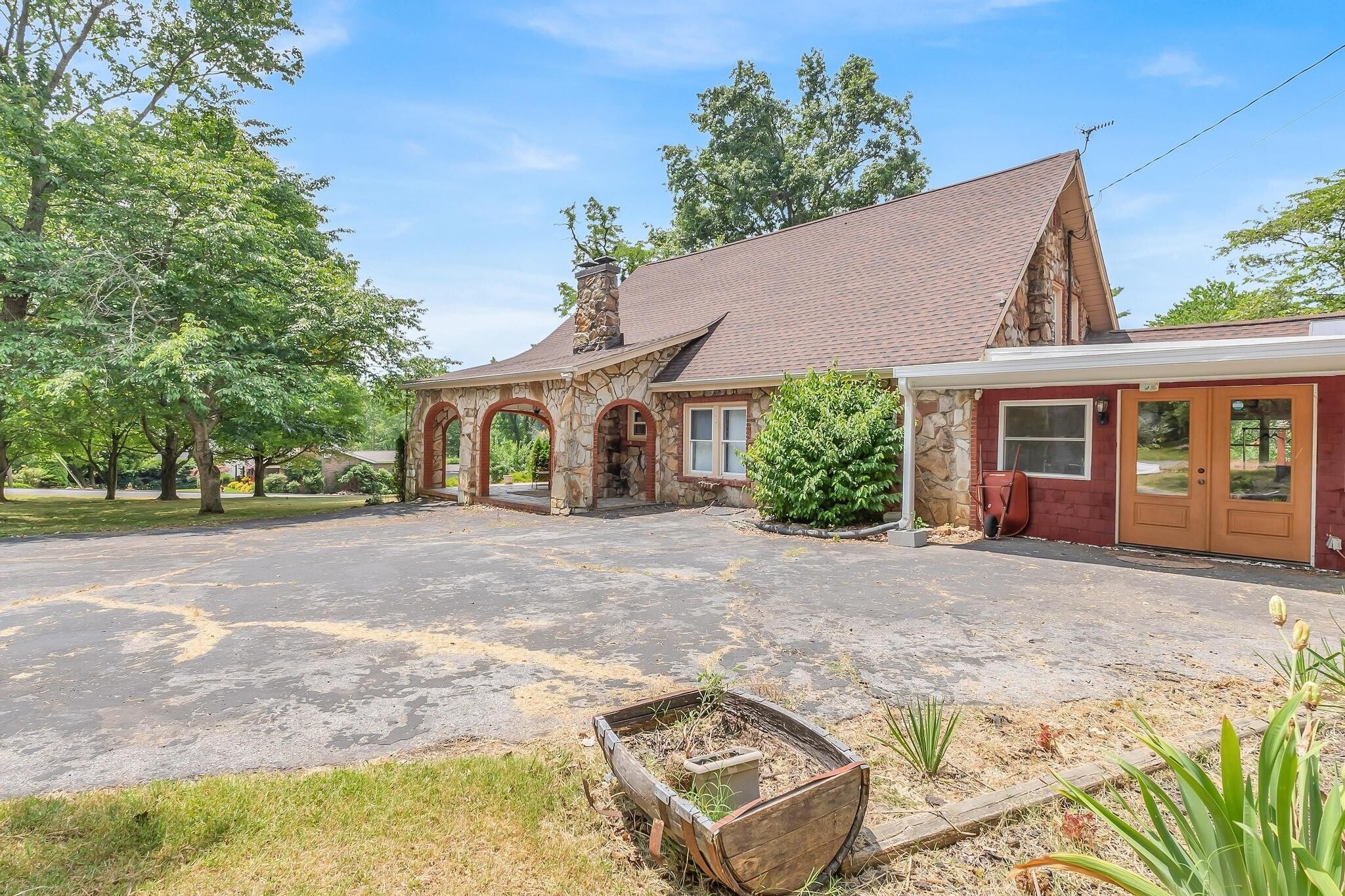 Building Photo - 1688 Overhill Rd