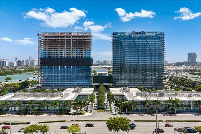 Building Photo - 1170 E Hallandale Beach Blvd