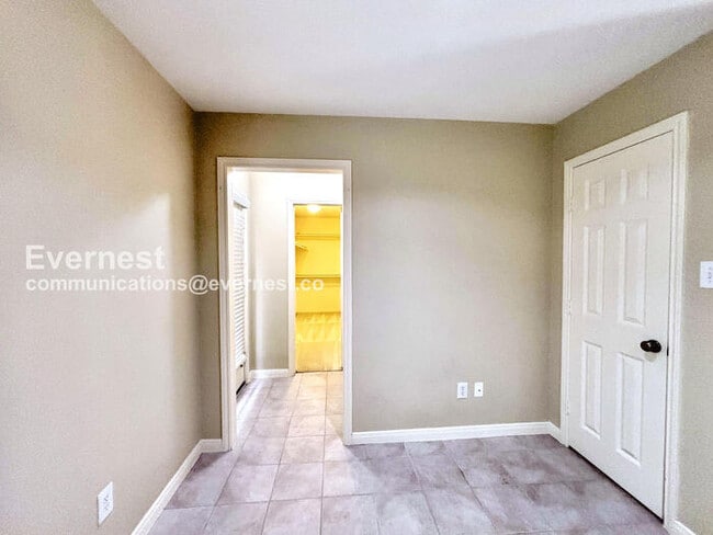 Building Photo - 2244 La Branch St