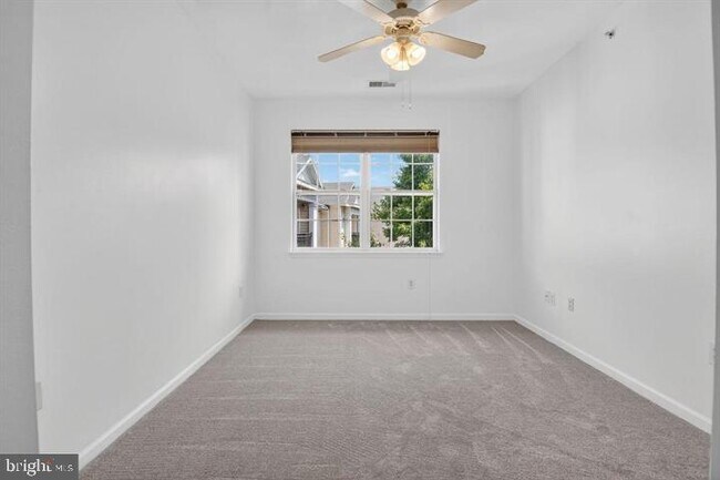 Building Photo - 12945 Centre Park Cir