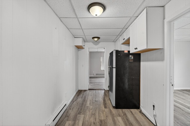 Building Photo - 84 Main St