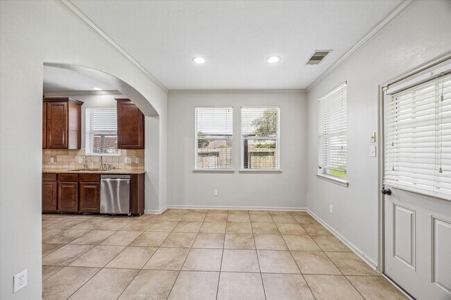Building Photo - 6302 Pepper Hollow Ln