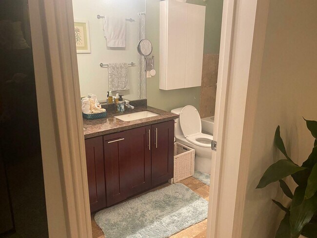 Building Photo - 525 Gough St