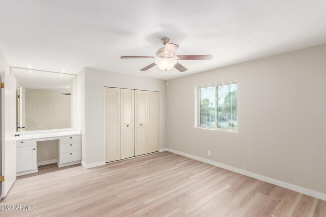 Building Photo - 3037 S Country Club Way