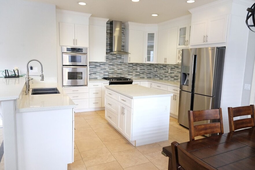 Building Photo - 16 Villager