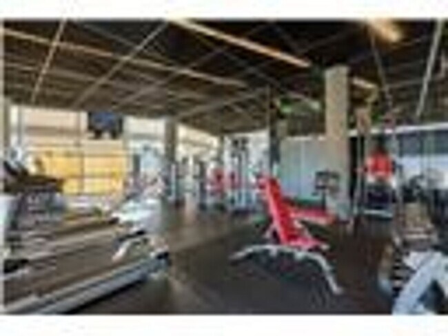 Building Photo - Beautiful 1-bed condo available at Veer