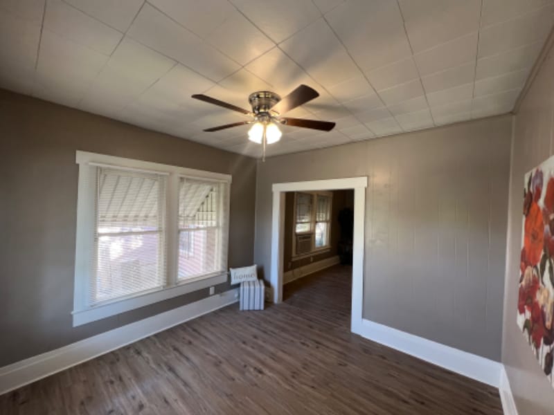 Building Photo - 521 W Ridgewood Ct