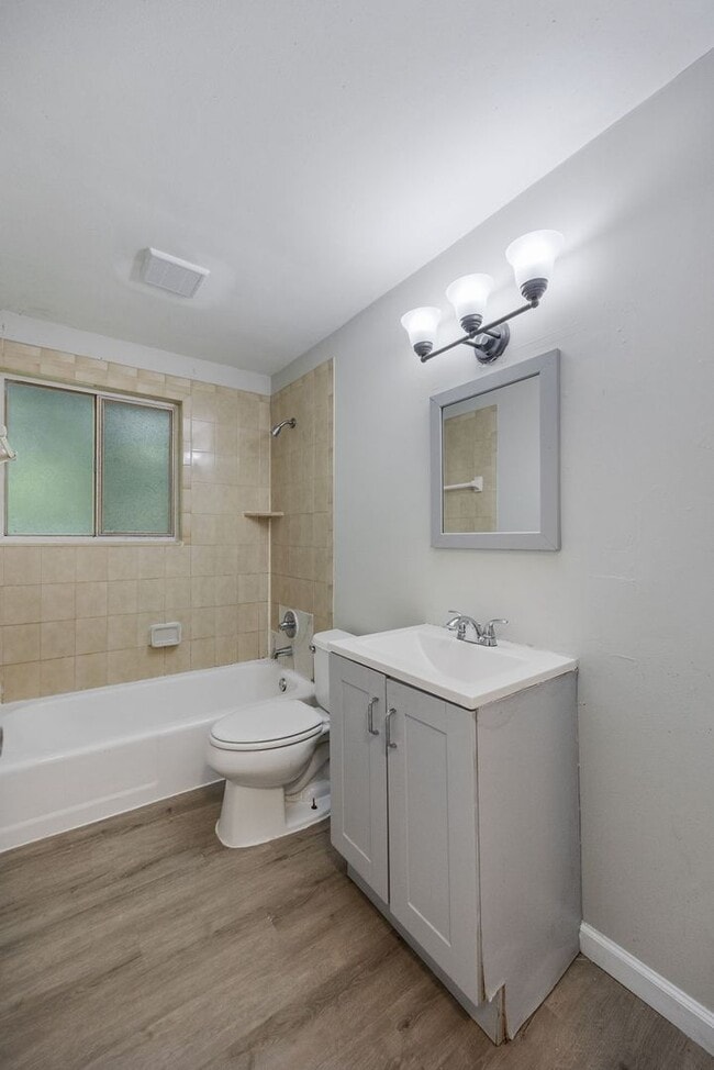 Building Photo - 3 bd /1 ba