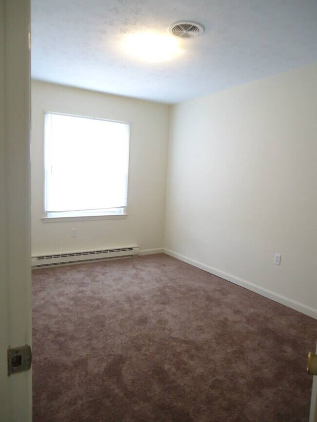 Building Photo - 146 Hackberry Dr