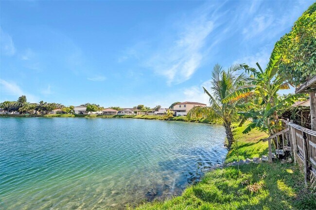 Building Photo - 17101 SW 142nd Pl