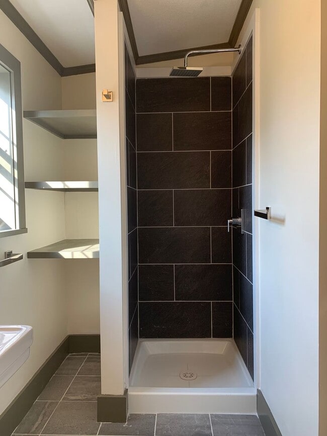 Building Photo - Beautiful Renovated House on Private Count...