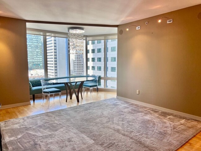 Building Photo - Millennium Stunner! 2BR/2BA 1,245sqft! Pet...