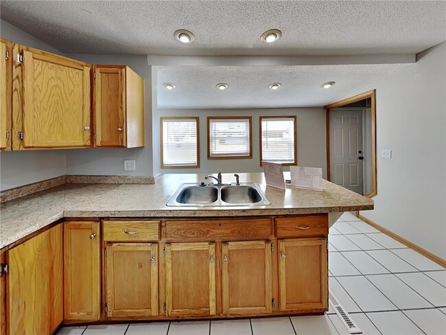 Building Photo - 4748 W 125th St