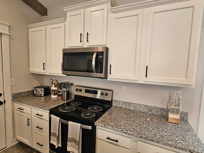 Building Photo - Upscale New Construction Ranch